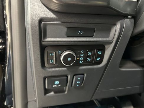 New 2026 Ford F150 Lariat w/ Equipment Group 502A High image 11