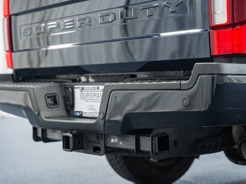 Used 2022 Ford F250 Lariat w/ Black Appearance Pkg image 10