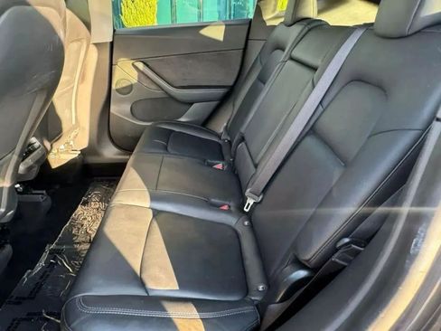 Used 2024 Tesla Model Y Long Range AWD/4WD image 12