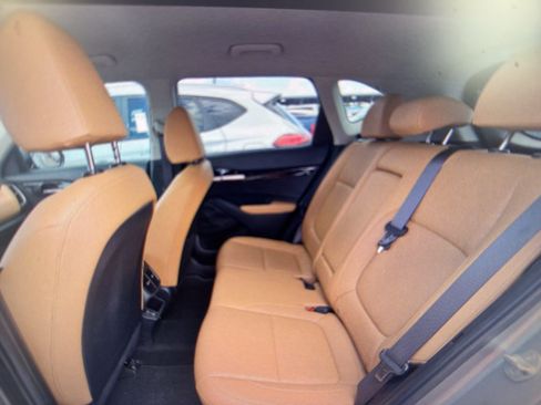 Used 2024 Kia Seltos EX FWD image 4