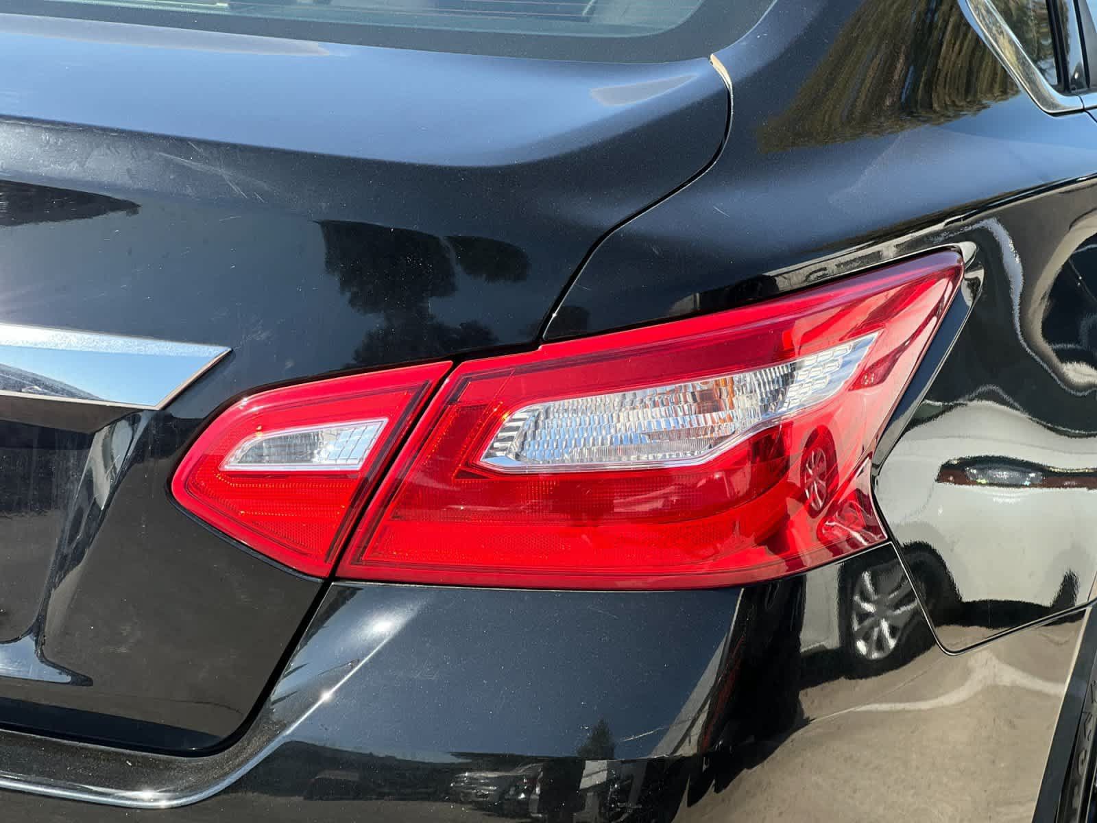 Used 2016 Nissan Altima 2.5 S w/ Power Driver Seat Package FWD image 21