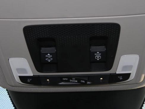 Used 2023 Honda Pilot Elite image 13