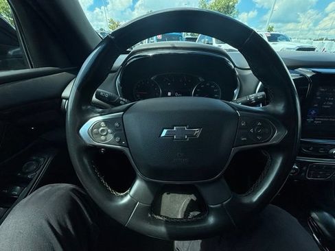 Used 2023 Chevrolet Traverse RS AWD/4WD image 17