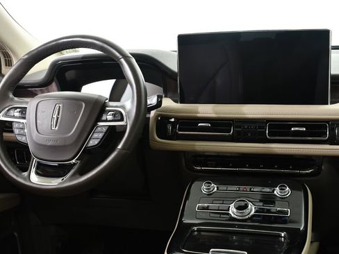 Used 2023 Lincoln Nautilus Reserve w/ Equipment Group 201A AWD/4WD image 8