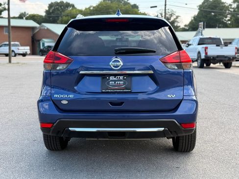 Used 2017 Nissan Rogue SV w/ SV Premium Package FWD image 7