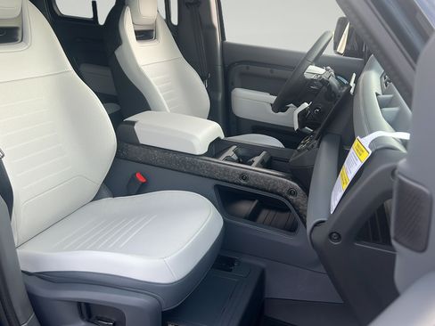 New 2026 Land Rover Defender 110 AWD/4WD image 22