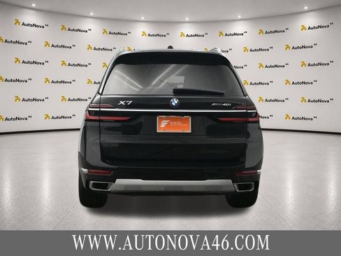 Used 2024 BMW X7 xDrive40i w/ Premium Package AWD/4WD image 7