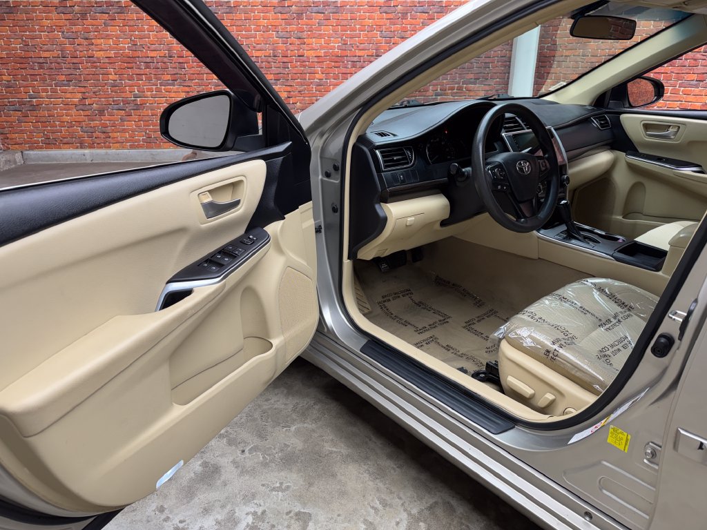 Used 2015 Toyota Camry LE FWD image 9