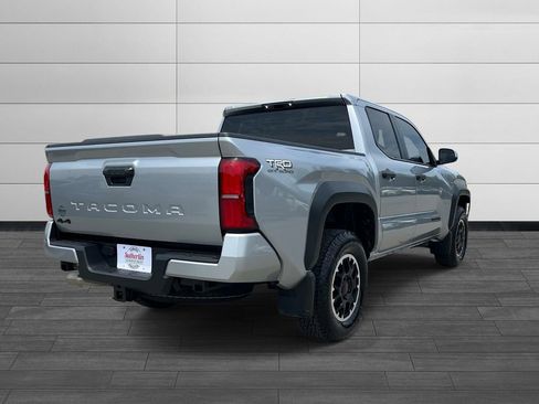 Used 2025 Toyota Tacoma TRD Off-Road AWD/4WD image 3