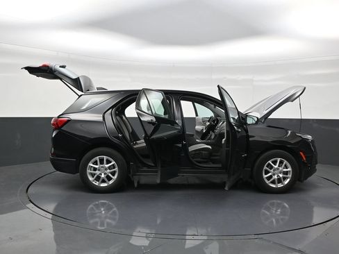 Used 2024 Chevrolet Equinox LS FWD image 28