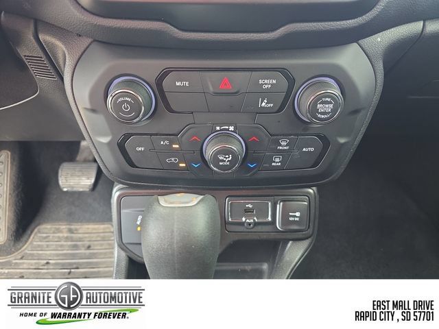Used 2023 Jeep Renegade Latitude AWD/4WD image 19