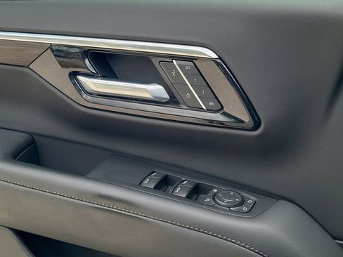 Certified 2025 Chevrolet Tahoe Z71 w/ Comfort Package image 16