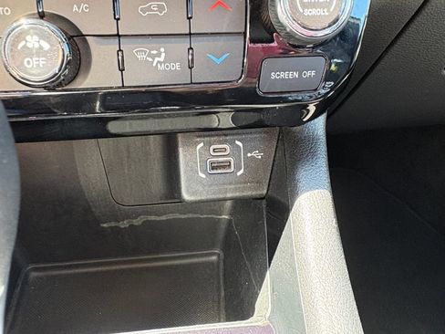 Used 2025 Jeep Compass Limited AWD/4WD image 34