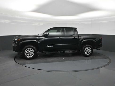Used 2025 Toyota Tacoma SR5 RWD image 4