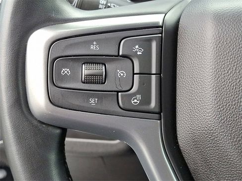 Used 2024 Chevrolet Suburban Premier image 18