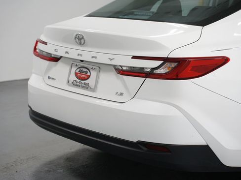 Used 2025 Toyota Camry LE image 9