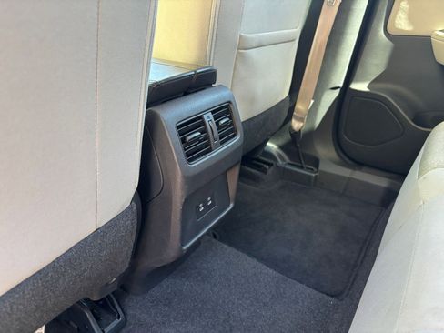 Used 2025 Nissan Rogue SV AWD/4WD image 24
