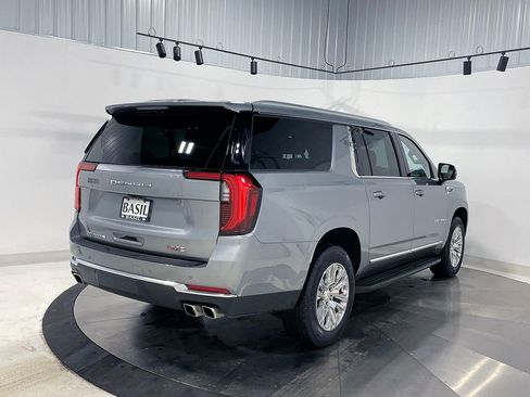 Used 2025 GMC Yukon XL Denali image 11