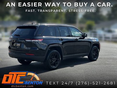 Used 2025 Jeep Grand Cherokee Altitude AWD/4WD image 5