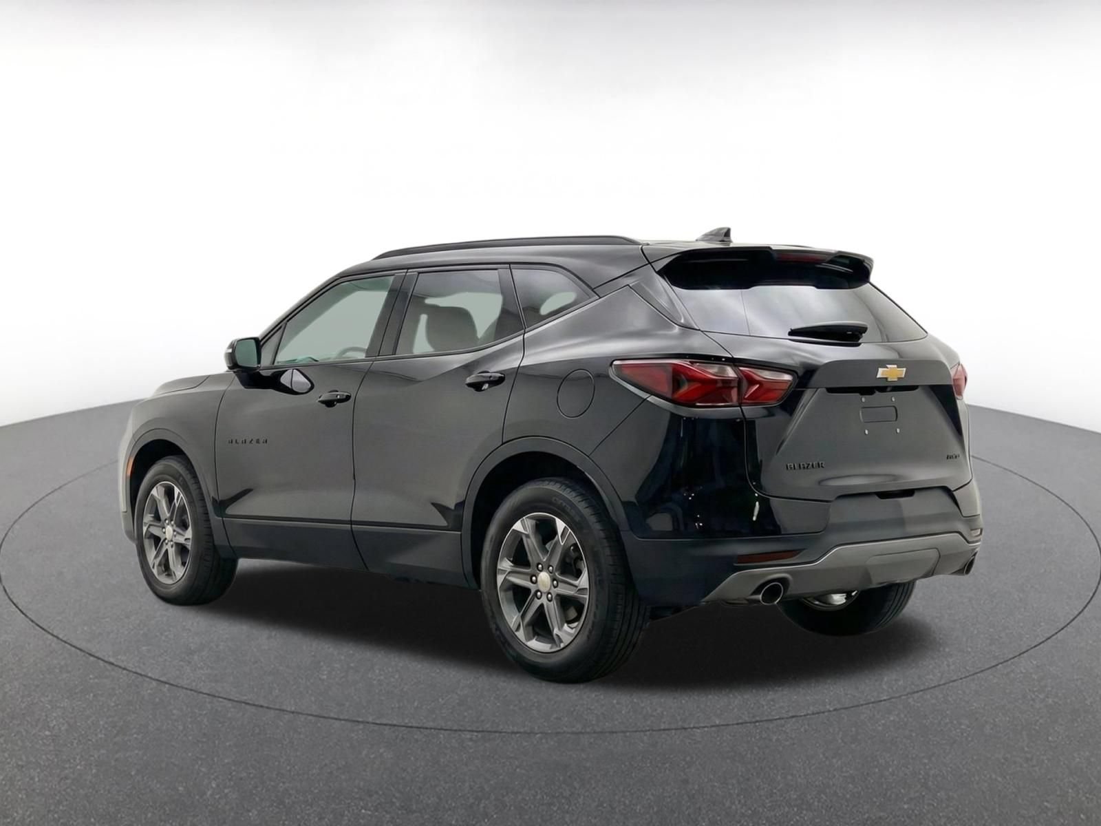Used 2025 Chevrolet Blazer LT FWD image 6