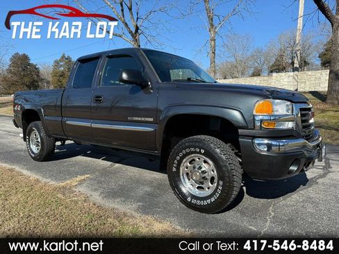 Used 2005 GMC Sierra 2500 SLE w/ Skid Plate Package image 1