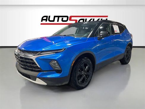 Used 2024 Chevrolet Blazer LT w/ Midnight/Sport Edition image 3