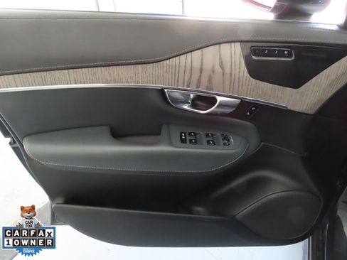 Used 2021 Volvo XC90 T6 Inscription w/ Climate Package image 11