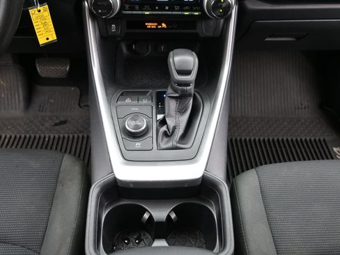 Used 2020 Toyota RAV4 LE w/ All Weather Liner Package AWD/4WD image 19