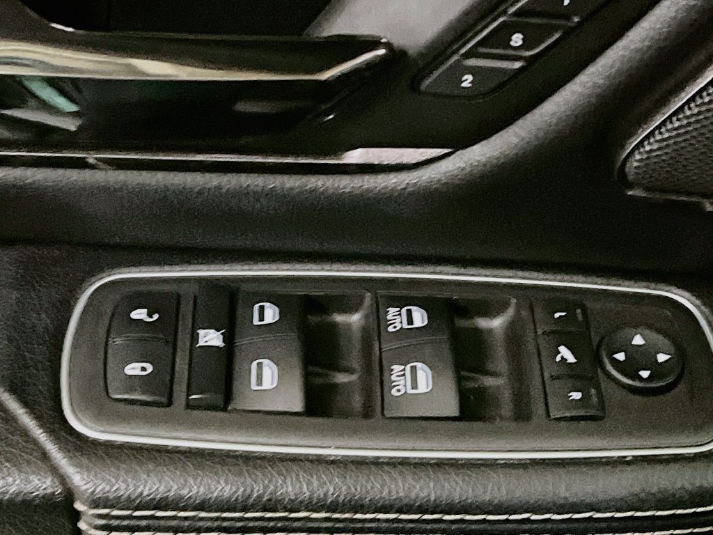 Used 2022 RAM 1500 Laramie AWD/4WD image 18