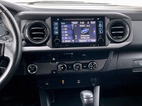 Used 2017 Toyota Tacoma TRD Sport w/ Tow Package image 7