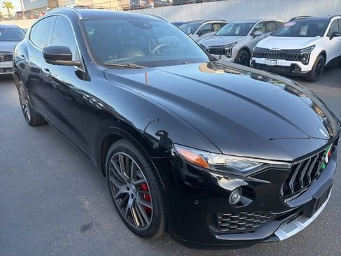 Used 2017 Maserati Levante S AWD/4WD image 5