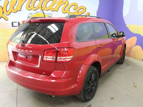 Used 2020 Dodge Journey SE w/ SE Popular Equipment Group FWD image 4