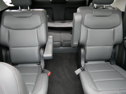 Used 2026 Ford Explorer Active w/ Active Comfort Package AWD/4WD image 13