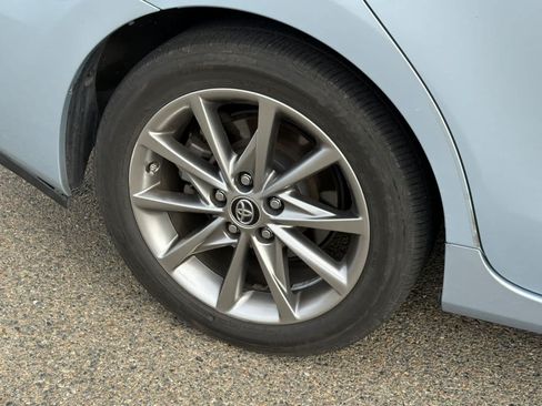 Used 2016 Toyota Prius V Five FWD image 18