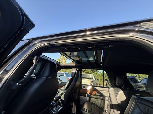 Used 2019 Lincoln Navigator Reserve AWD/4WD image 35