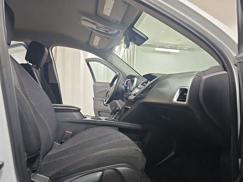 Used 2017 Chevrolet Equinox LS FWD image 13