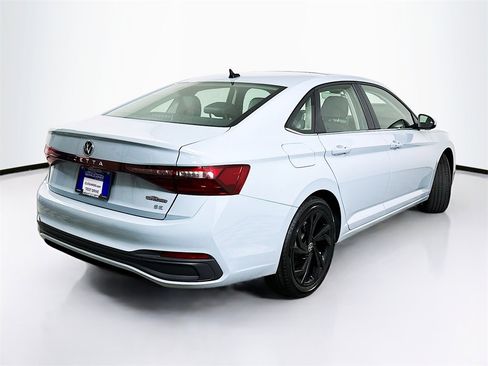 New 2025 Volkswagen Jetta SE image 7