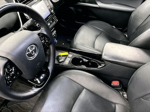 Used 2020 Toyota Prius Prime LE FWD image 16