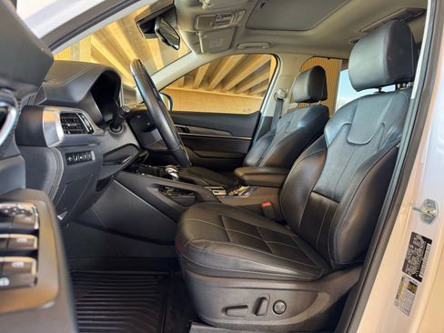 Used 2022 Kia Telluride EX w/ EX Premium Package image 11