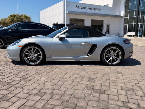 Used 2021 Porsche 718 Boxster RWD image 9