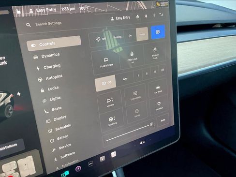 Used 2018 Tesla Model 3 Mid Range image 32