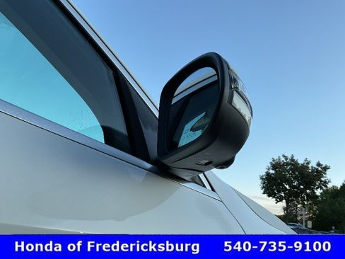 Used 2018 Mercedes-Benz GLC 300 4MATIC image 16