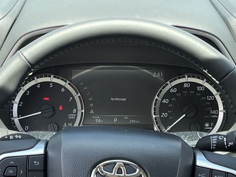 New 2026 Toyota Highlander XLE AWD/4WD image 13