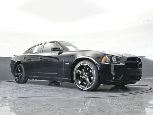 Used 2014 Dodge Charger R/T w/ Blacktop Package image 60