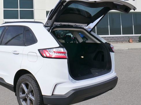 Used 2024 Ford Edge SEL w/ Sport Appearance Package image 18