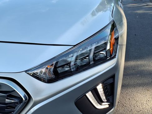 Used 2022 Hyundai Ioniq SEL FWD image 10