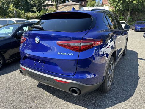 Used 2022 Alfa Romeo Stelvio Sprint AWD/4WD image 4