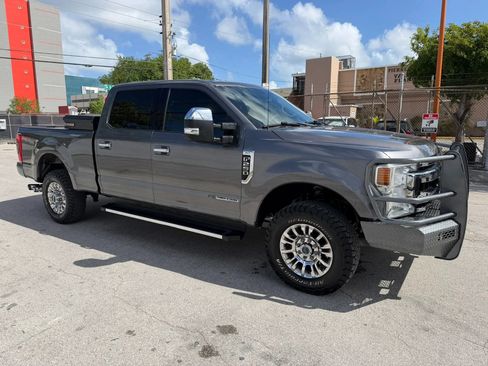 Used 2021 Ford F250 XLT w/ XLT Premium Package image 6