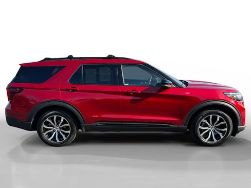 Certified 2025 Ford Explorer ST-Line RWD image 6