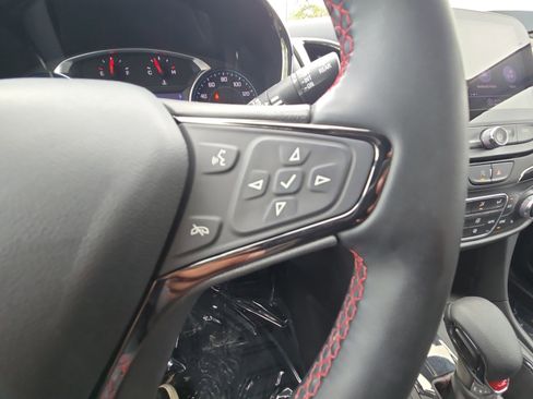 Used 2023 Chevrolet Equinox RS image 18